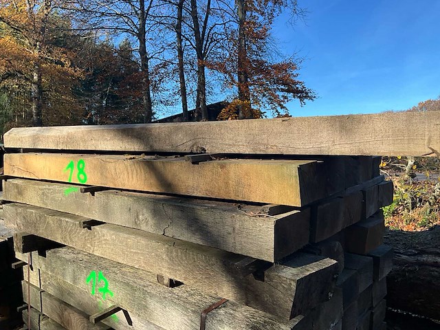 18 rustieke eikenhouten dwarsliggers - afbeelding 1 van  4