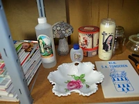 18 sierstukken, parij wenskaarten, 2 noveenkaarsen, 2 tabakspijpen hilson unicorn - afbeelding 6 van  13