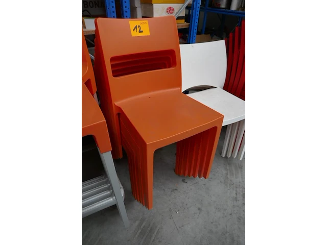 18 stapelbare stoelen + 5 barkrukken sai - afbeelding 3 van  7
