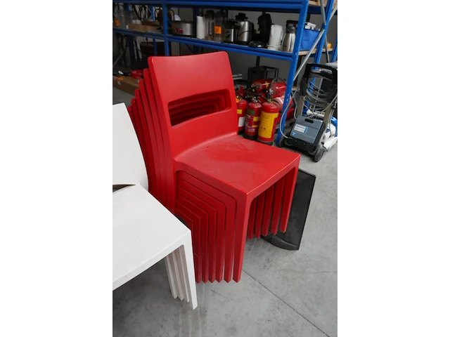 18 stapelbare stoelen + 5 barkrukken sai - afbeelding 4 van  7