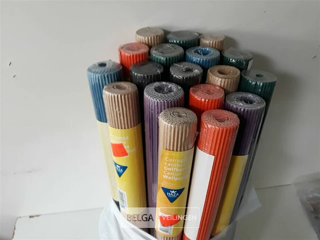 18 x crepe knutselpapier op rol mix kleuren 50x70 cm - afbeelding 2 van  2