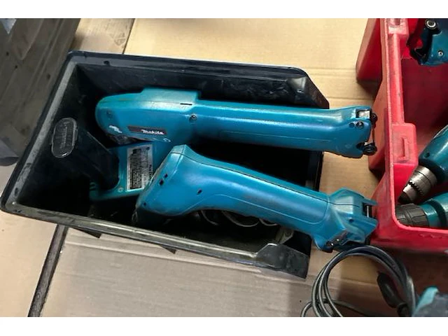 18 x makita boormachine - afbeelding 3 van  5
