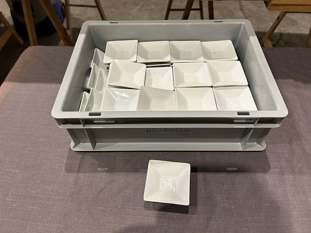 180 witte schaaltjes - afbeelding 1 van  4