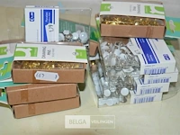 ±1800x duimspijkers - afbeelding 2 van  3