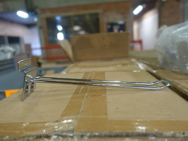1800x metalen hanger voor winkelrek - afbeelding 1 van  7