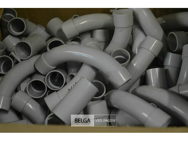 ±180st doos pvc bochten 5/8 - afbeelding 2 van  3