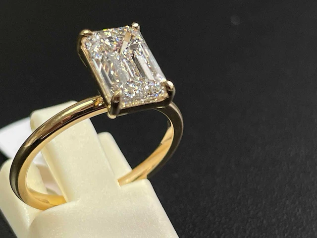 18k geelgouden ring met 2.50 ct emerald diamant - d/vs1 - afbeelding 1 van  2