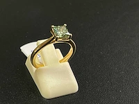 18k geelgouden ring met fancy vivid green princess 1.02 ct diamant - afbeelding 2 van  3