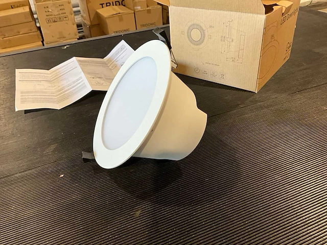 18w dimbare led inbouwspot set – 3 cct's (3000k/4000k/5700k), ø150 mm, ip54 | negen - afbeelding 2 van  8