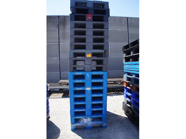 18x 80x120 plastic palletten - afbeelding 1 van  2
