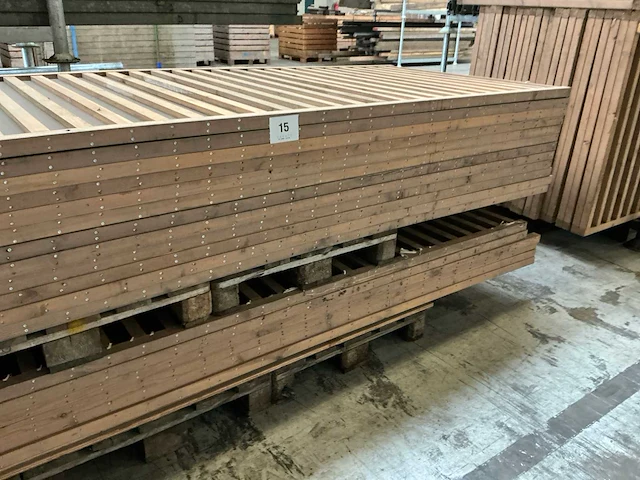 18x diverse houten scheidingspanelen - afbeelding 9 van  10