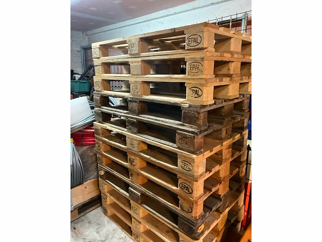 18x europallet + metalen pallet - afbeelding 3 van  3