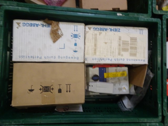 18x stapelbare kunststof bak + inhoud - afbeelding 4 van  50