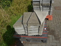 19 betonnen hoek borduren (zonder pvc pallet) - afbeelding 2 van  3