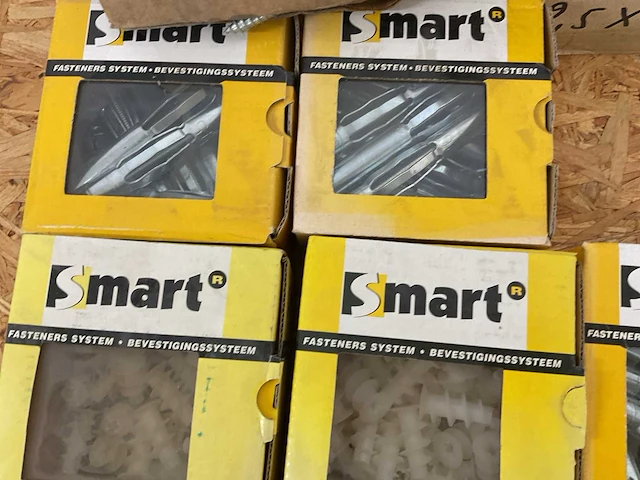 19 dozen gevelschroeven ; pluggen; metalen holle wand pluggen; gipsplaatpluggen - afbeelding 10 van  12