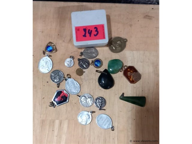 19 hangertjes - afbeelding 1 van  1