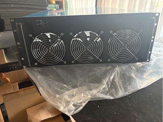 19" racking equipment (2x) - afbeelding 1 van  5