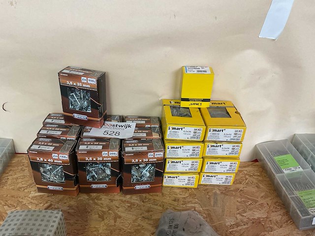 19 x dozen stormnagels; pluggen - afbeelding 1 van  5