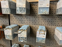 190 blisters met schroeven - afbeelding 5 van  8