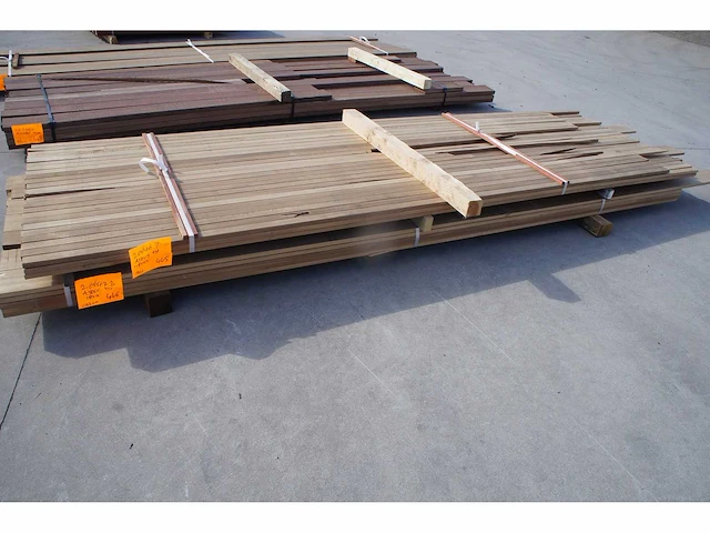 190,10 lm ayous geschaafd 18mm - afbeelding 1 van  5