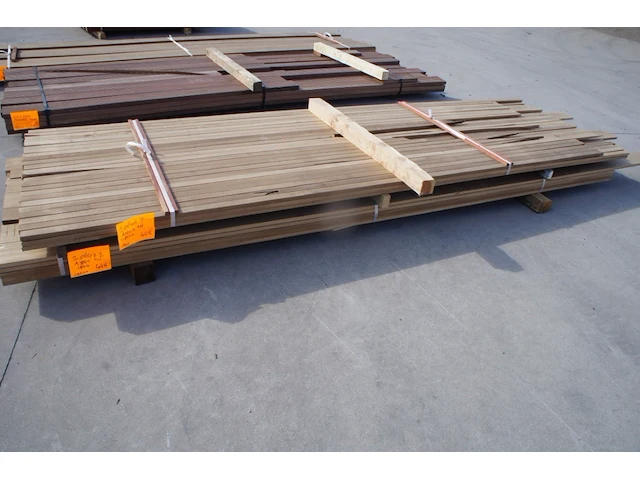 190,10 lm ayous geschaafd 18mm - afbeelding 1 van  5