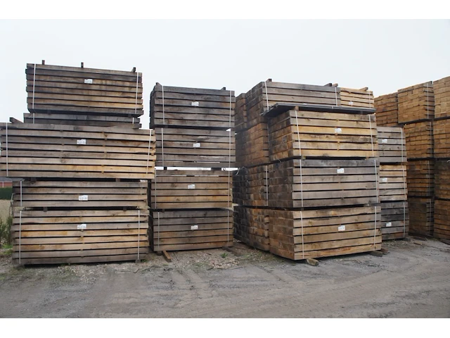 1,92 m³ industrieel eiken balken 100x200 - afbeelding 3 van  3