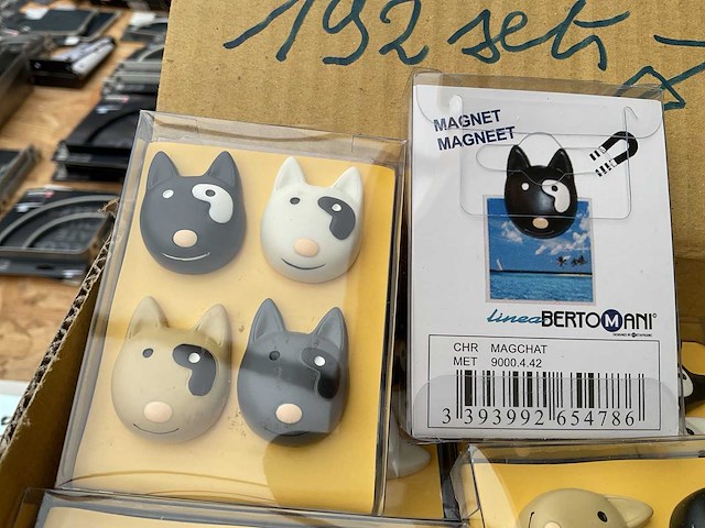 192 x set magneet; honden motief - afbeelding 2 van  3