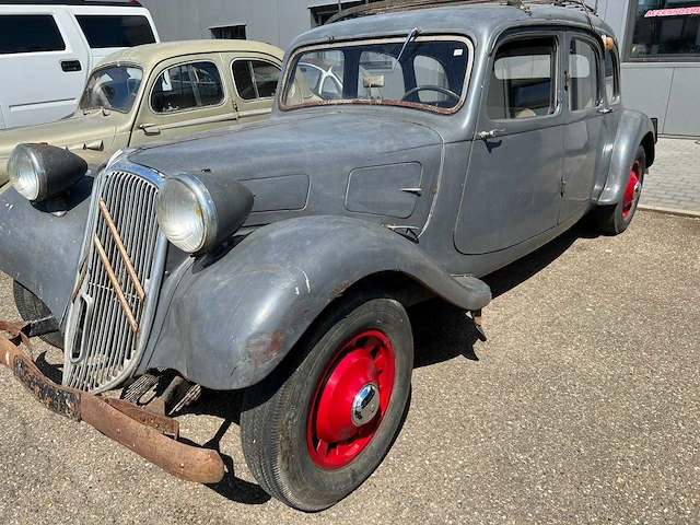 1938 - citroën - traxxion - limosine - oldtimer - afbeelding 1 van  4