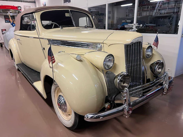 1939 packard cabrio - oldtimer - afbeelding 12 van  24