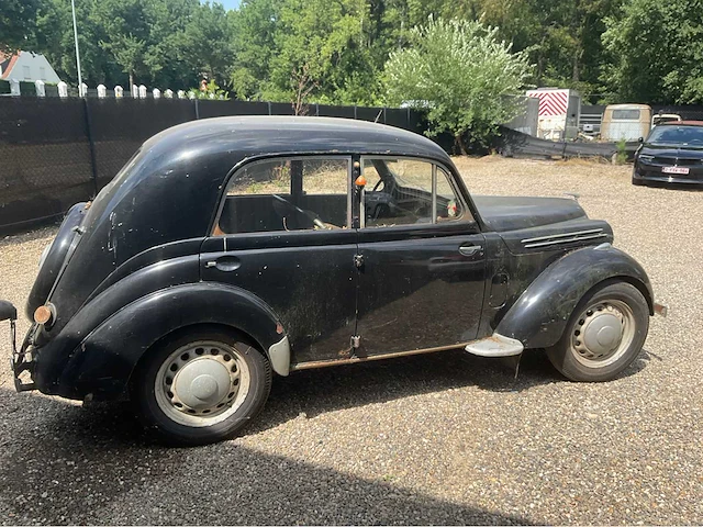 1954 renault juva 4 oldtimer - afbeelding 22 van  25