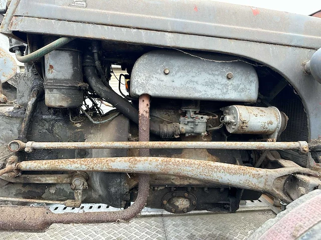 1955 - ferguson - oldtimer tractor - afbeelding 4 van  14