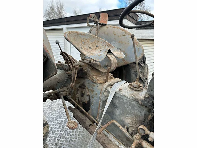 1955 - ferguson - oldtimer tractor - afbeelding 13 van  14