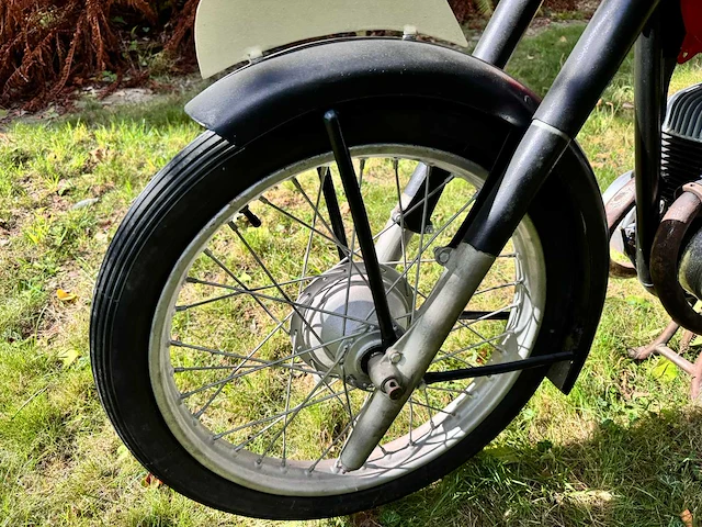1956 montesa brio oldtimer motorfiets - afbeelding 16 van  21