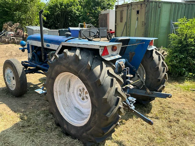 1957 ford major tweewielaangedreven landbouwtractor - afbeelding 13 van  19