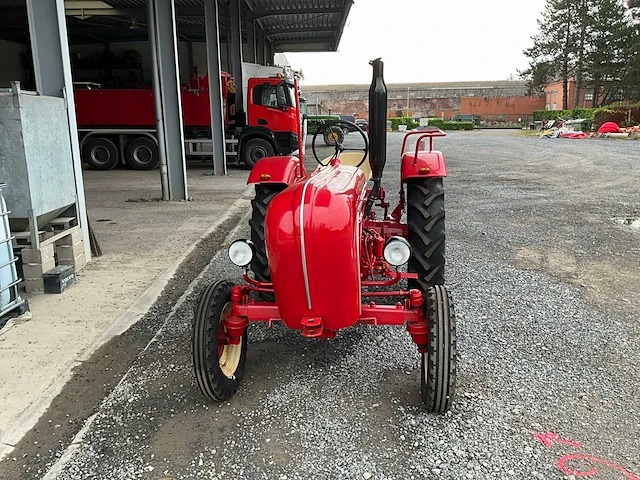 1960 porsche 218 standaard porsche 218 standaard tractor - afbeelding 22 van  23