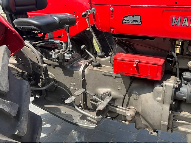 1964 massey ferguson oldtimer tractor - afbeelding 17 van  33