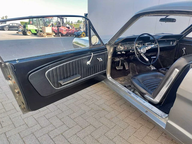 1965 ford mustang fastback oldtimer - afbeelding 13 van  14