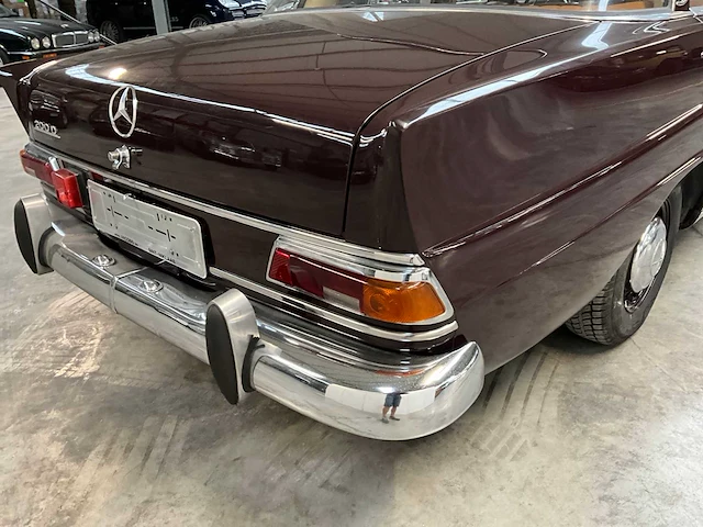1965 mercedes-benz 200 personenauto - afbeelding 15 van  29