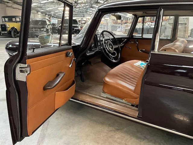 1965 mercedes-benz 200 personenauto - afbeelding 18 van  29