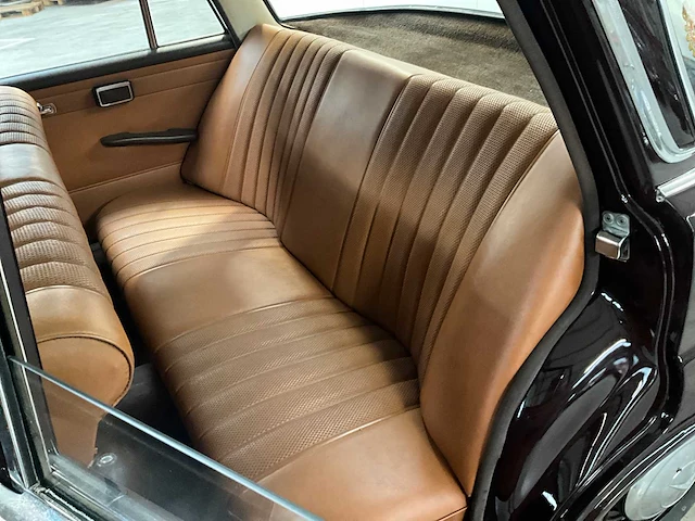 1965 mercedes-benz 200 personenauto - afbeelding 25 van  29