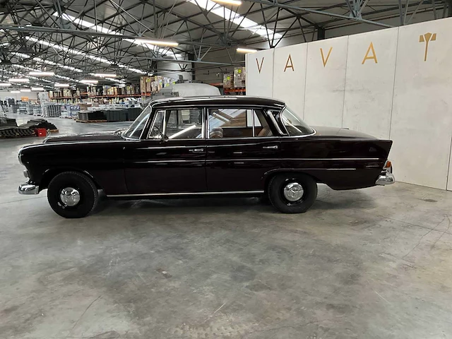 1965 mercedes-benz 200 personenauto - afbeelding 2 van  29