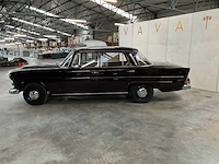 1965 mercedes-benz 200 personenauto - afbeelding 2 van  29