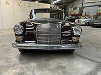 1965 mercedes-benz 200 personenauto - afbeelding 9 van  29