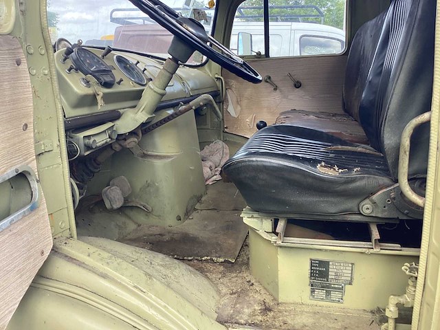 1965 mercedes-benz 710 - oldtimer vrachtwagen - afbeelding 3 van  15