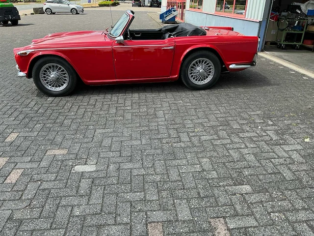 1965 triumph tr4a - afbeelding 12 van  25