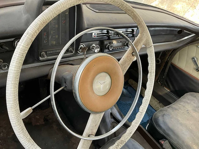 1967 mercedes-benz 200 project - afbeelding 3 van  13