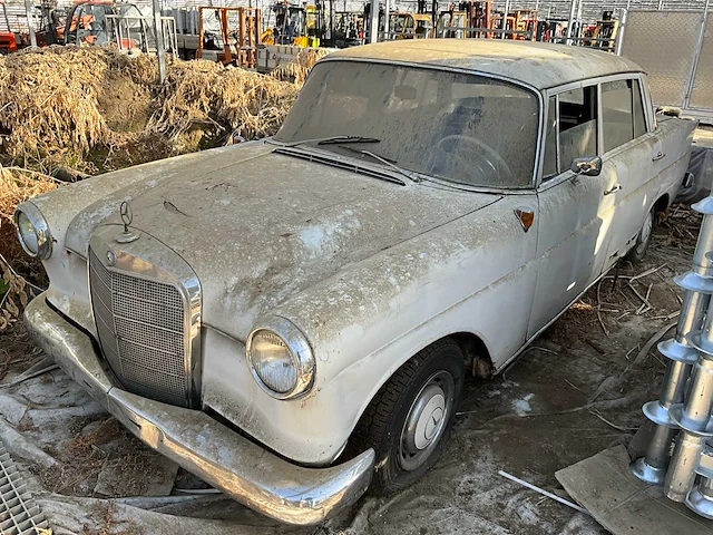 1967 mercedes-benz 200 project - afbeelding 1 van  13