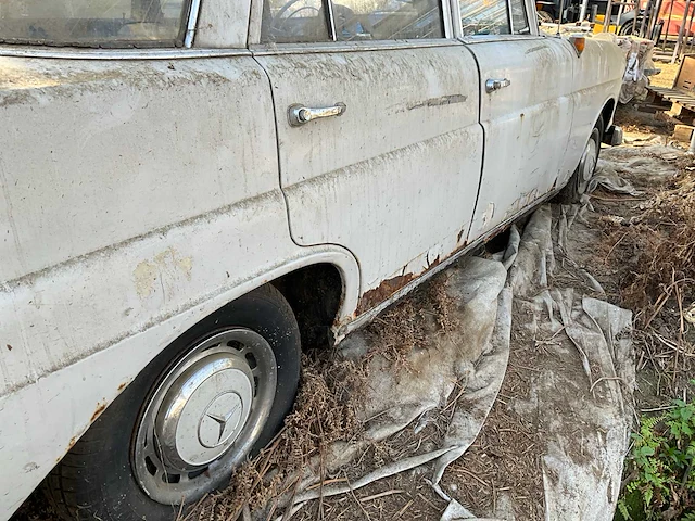 1967 mercedes-benz 200 project - afbeelding 8 van  13