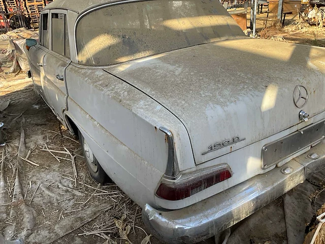 1967 mercedes-benz 200 project - afbeelding 10 van  13