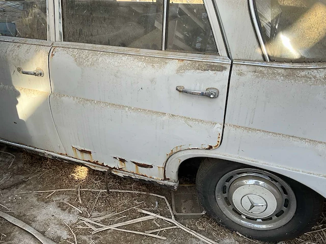 1967 mercedes-benz 200 project - afbeelding 11 van  13